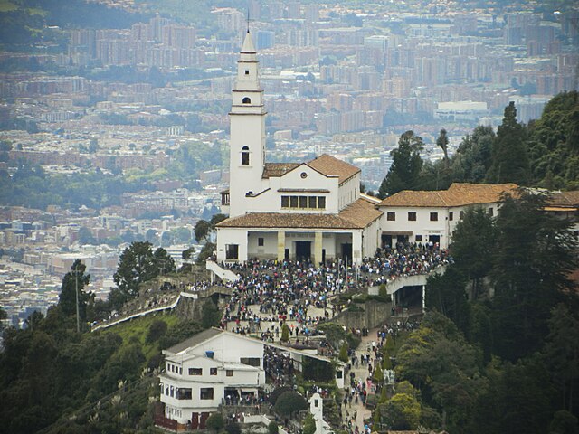 Monserrate y su Encanto